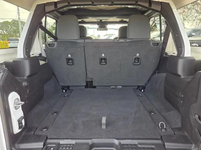 2025 Jeep Wrangler 4-Door Summit 4x4