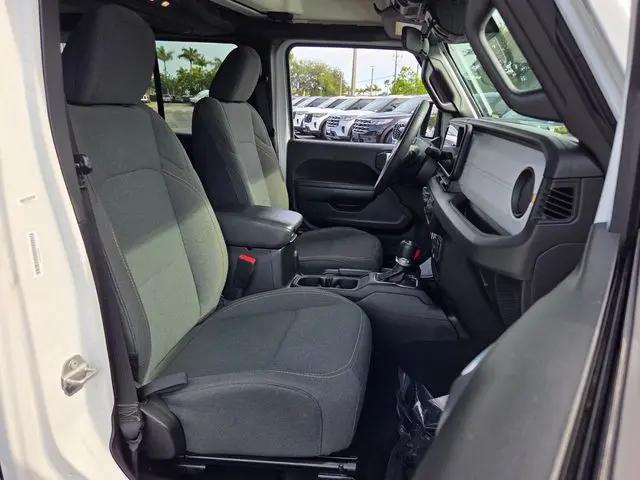 2025 Jeep Wrangler 4-Door Summit 4x4