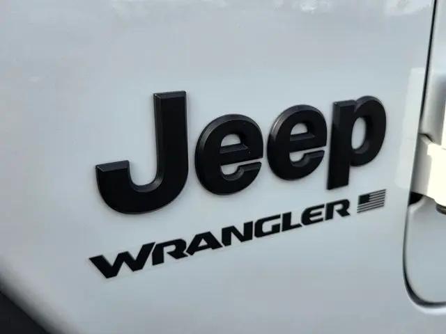 2025 Jeep Wrangler 4-Door Summit 4x4
