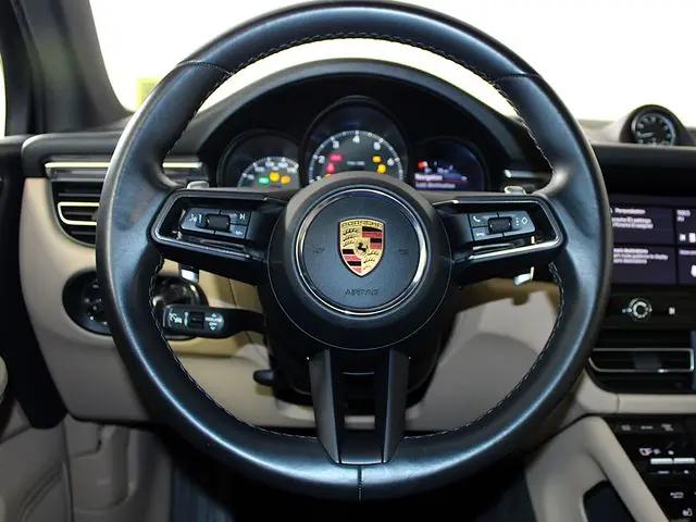 2023 Porsche Macan Macan