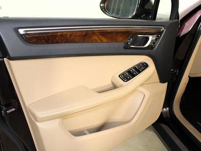 2023 Porsche Macan Macan