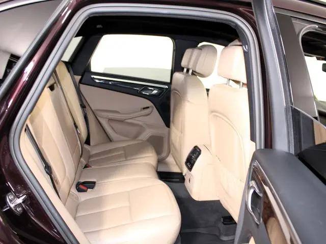 2023 Porsche Macan Macan