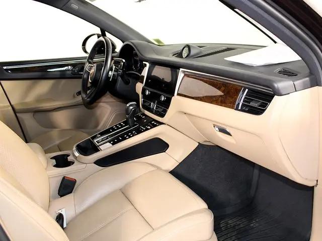 2023 Porsche Macan Macan