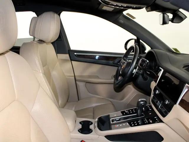 2023 Porsche Macan Macan