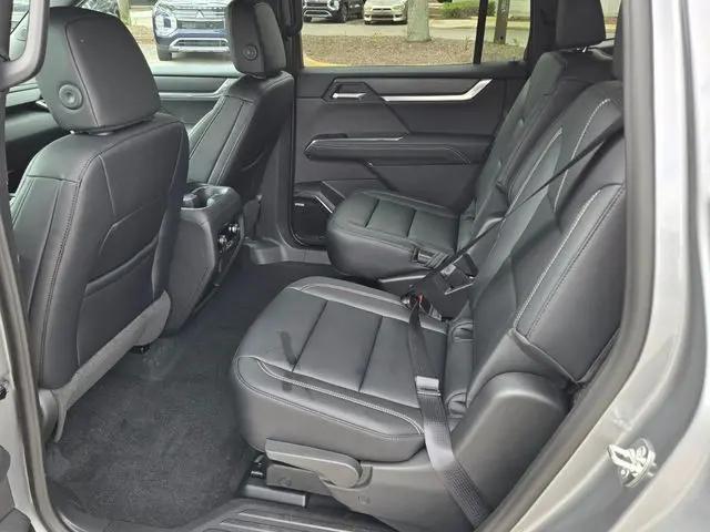 2026 GMC Acadia Elevation FWD