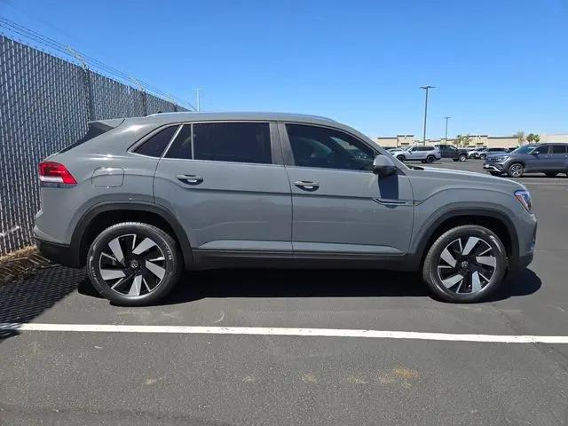 2026 Volkswagen Atlas Cross Sport SE with Technology
