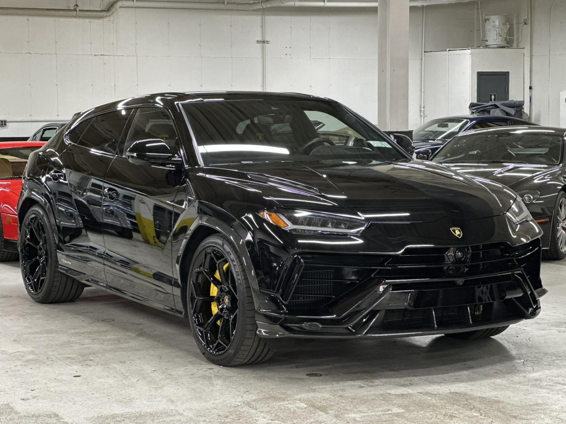 /2023 Lamborghini Urus