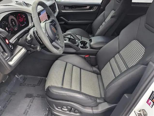 2024 Porsche Cayenne E-Hybrid Turbo