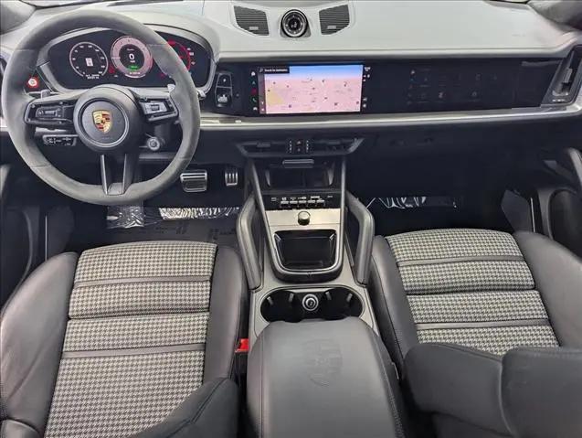 2024 Porsche Cayenne E-Hybrid Turbo