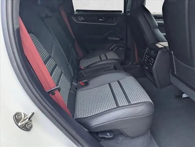 2024 Porsche Cayenne E-Hybrid Turbo