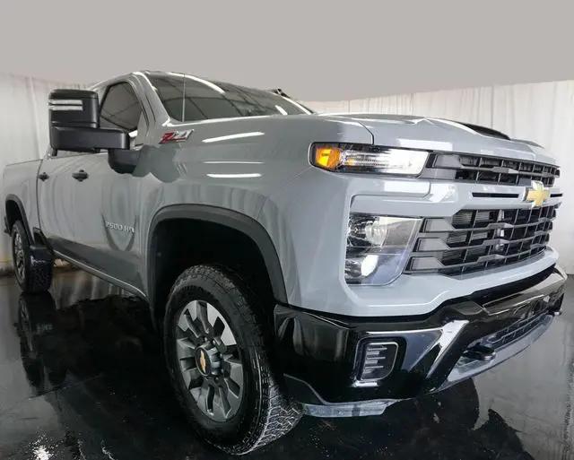 2025 Chevrolet Silverado 2500HD 4WD Crew Cab Standard Bed Custom