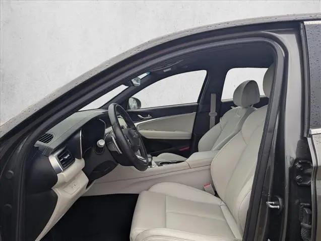 2025 Genesis G70 2.5T RWD