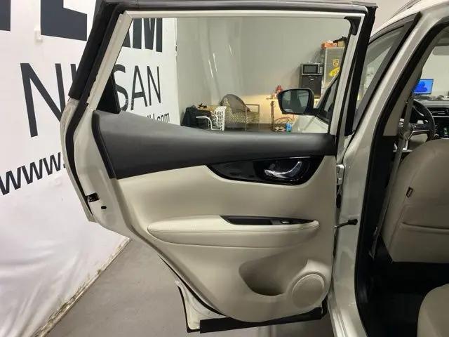 2022 Nissan Rogue Sport SL AWD Xtronic CVT