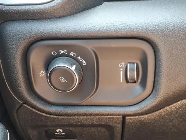 2024 Ram 1500 Laramie Crew Cab 4x2 5'7" Box