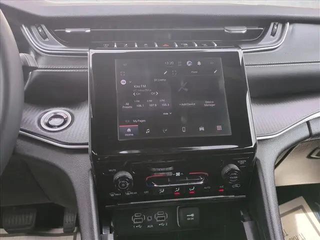 2024 Jeep Grand Cherokee L Laredo 4x2
