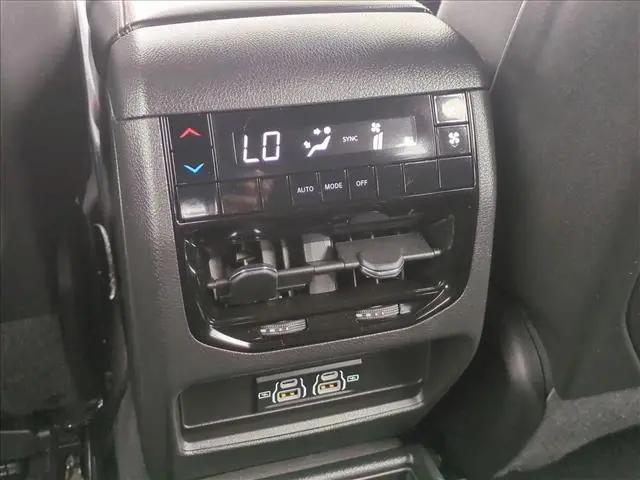 2024 Jeep Grand Cherokee L Laredo 4x2