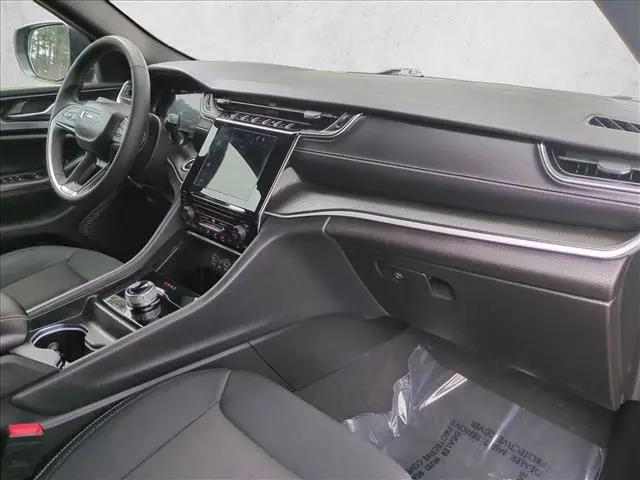 2024 Jeep Grand Cherokee L Laredo 4x2