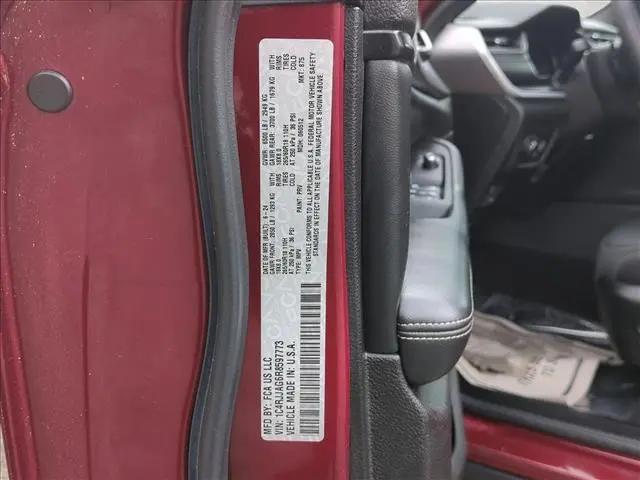 2024 Jeep Grand Cherokee L Laredo 4x2