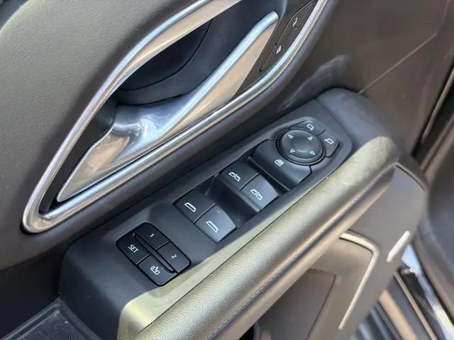 2021 Chevrolet Suburban 4WD LT