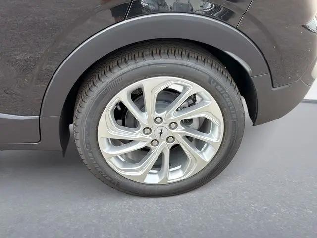 2027 Chevrolet Bolt LT FWD