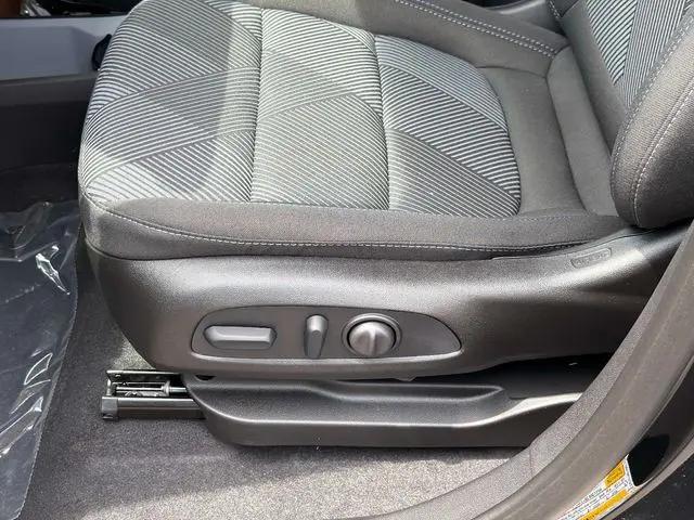 2027 Chevrolet Bolt LT FWD
