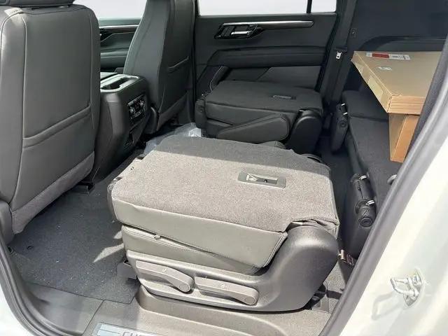 2026 Chevrolet Suburban LT, 4WD