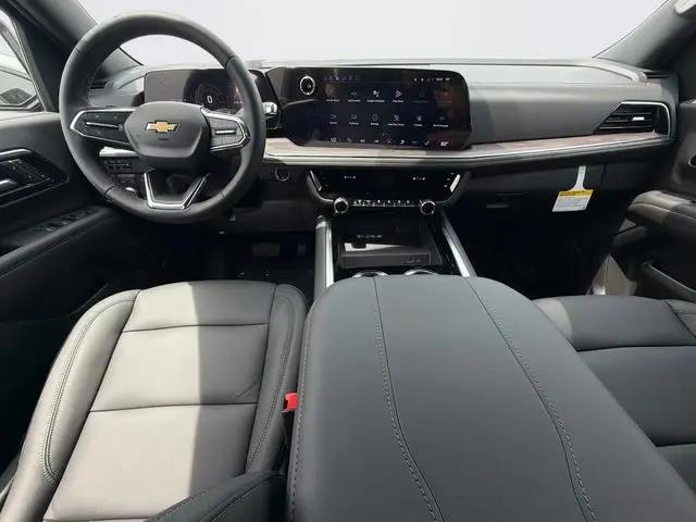 2026 Chevrolet Suburban LT, 4WD