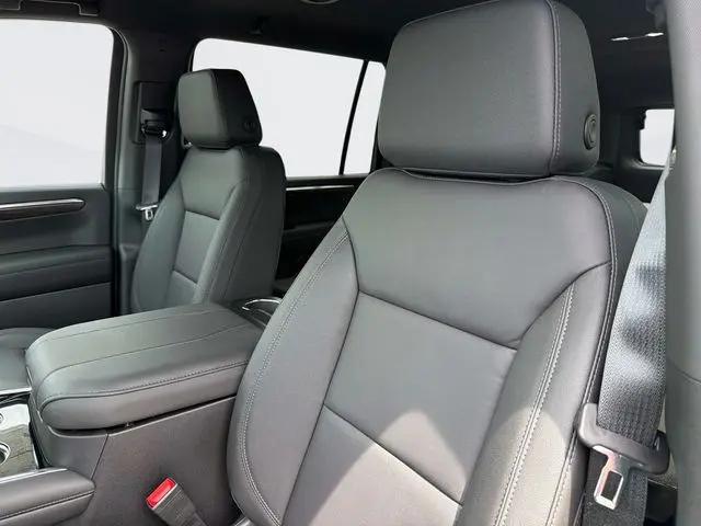 2026 Chevrolet Suburban LT, 4WD