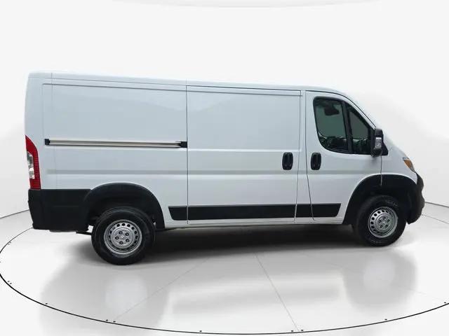 2025 Ram ProMaster 2500 Cargo Van Tradesman Low Roof 136" WB w/Pass Seat