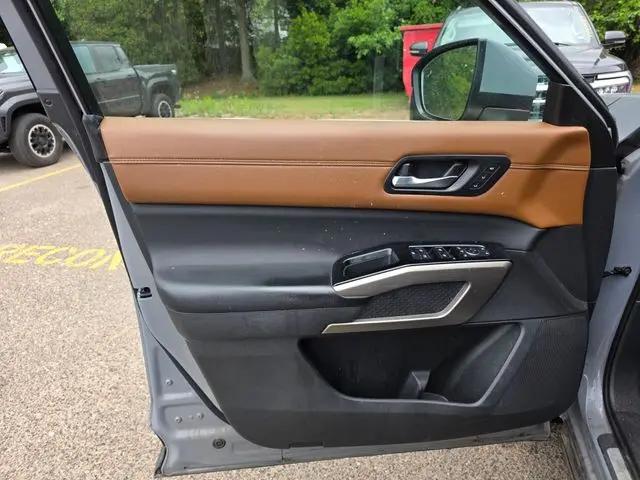 2023 Nissan Pathfinder Platinum 4WD