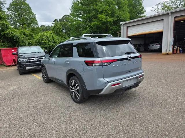 2023 Nissan Pathfinder Platinum 4WD