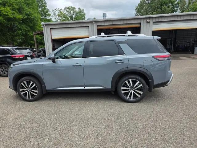 2023 Nissan Pathfinder Platinum 4WD