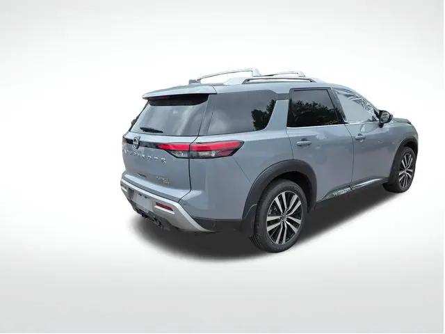 2023 Nissan Pathfinder Platinum 4WD