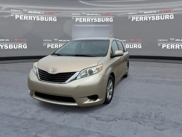 2012 Toyota Sienna LE V6 8 Passenger