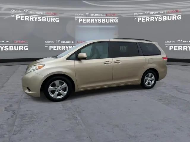 2012 Toyota Sienna LE V6 8 Passenger