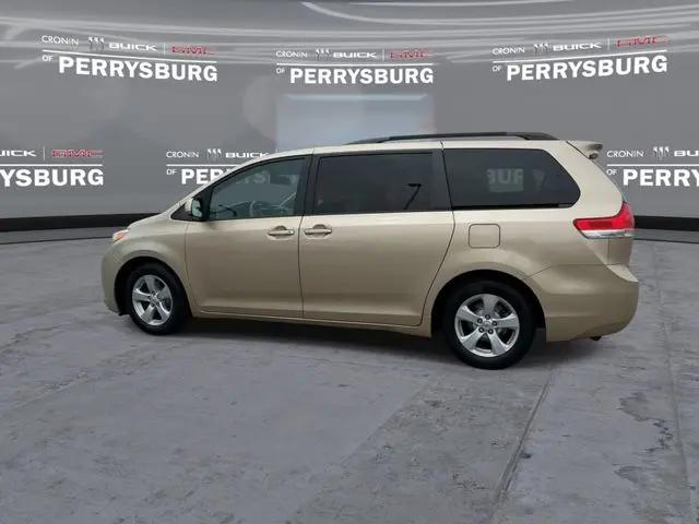 2012 Toyota Sienna LE V6 8 Passenger