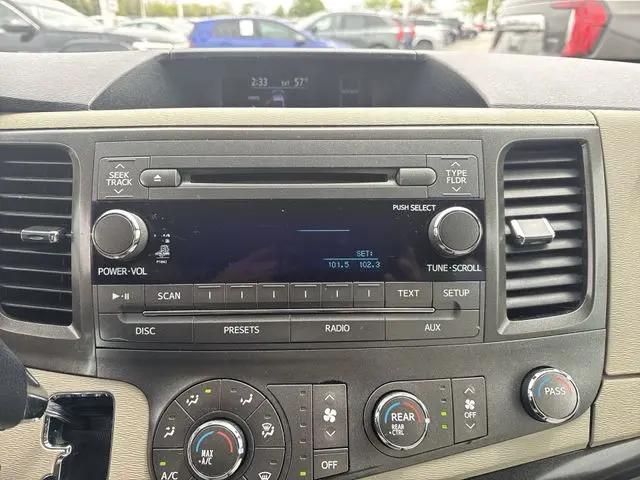 2012 Toyota Sienna LE V6 8 Passenger