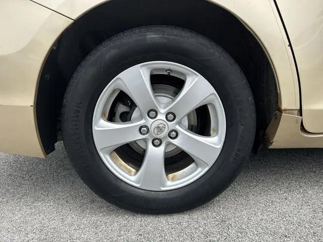 2012 Toyota Sienna LE V6 8 Passenger