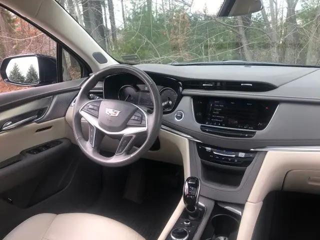 2022 Cadillac XT5 AWD Premium Luxury