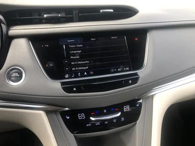 2022 Cadillac XT5 AWD Premium Luxury