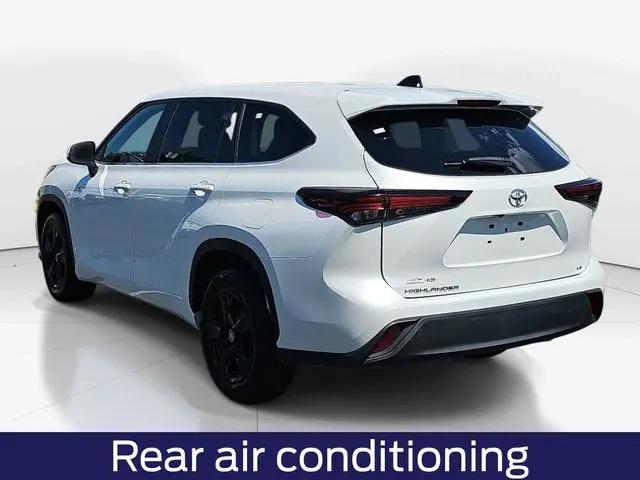 2024 Toyota Highlander LE