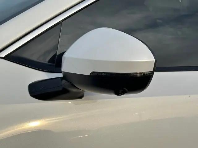 2025 Nissan Kicks SR Intelligent AWD