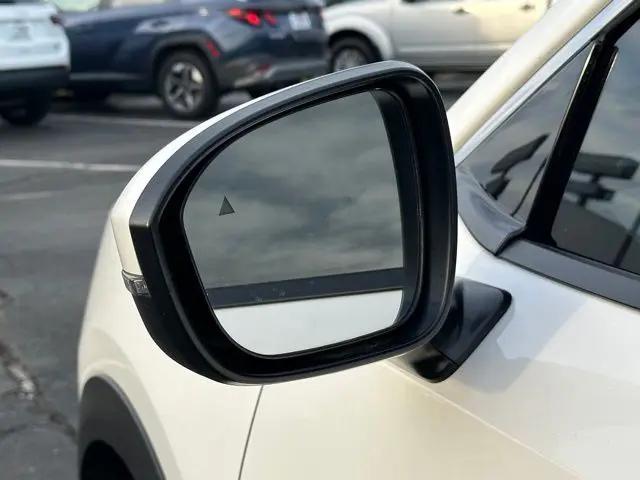 2025 Nissan Kicks SR Intelligent AWD