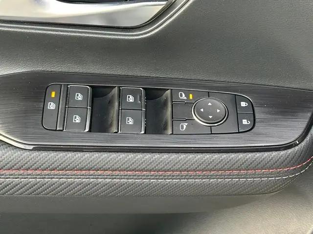 2025 Nissan Kicks SR Intelligent AWD