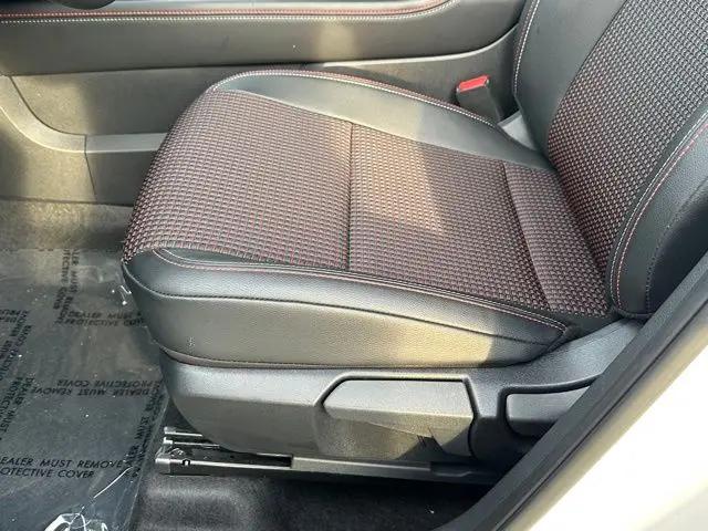 2025 Nissan Kicks SR Intelligent AWD