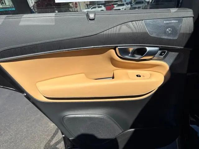 2024 Volvo XC90 Recharge T8 Ultimate Bright Theme 7-Seater