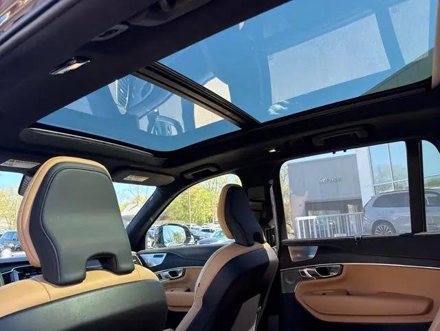 2024 Volvo XC90 Recharge T8 Ultimate Bright Theme 7-Seater