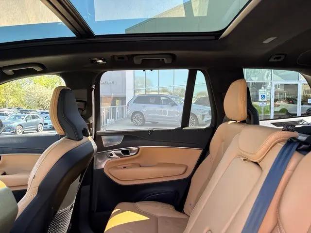 2024 Volvo XC90 Recharge T8 Ultimate Bright Theme 7-Seater