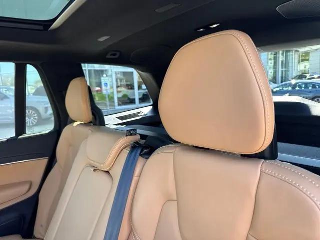 2024 Volvo XC90 Recharge T8 Ultimate Bright Theme 7-Seater