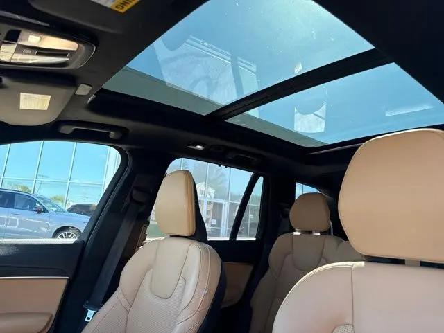 2024 Volvo XC90 Recharge T8 Ultimate Bright Theme 7-Seater